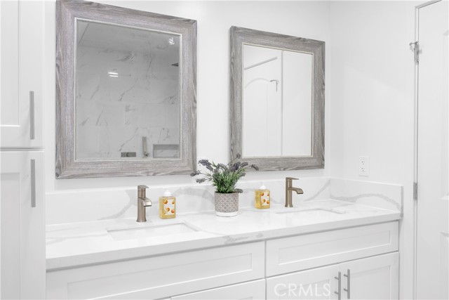 8381 E Blithedale Street, Long Beach CA: https://media.crmls.org/medias/e59bf127-be72-4578-8934-ff6a7599598d.jpg