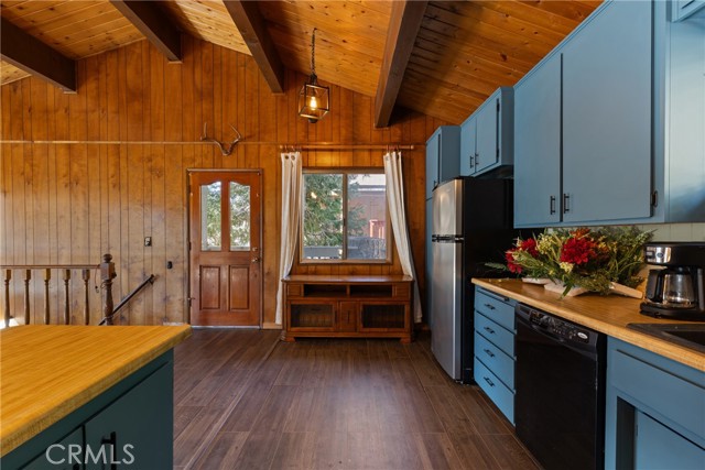 Detail Gallery Image 7 of 43 For 23771 Zuger Dr, Crestline,  CA 92325 - 3 Beds | 2 Baths