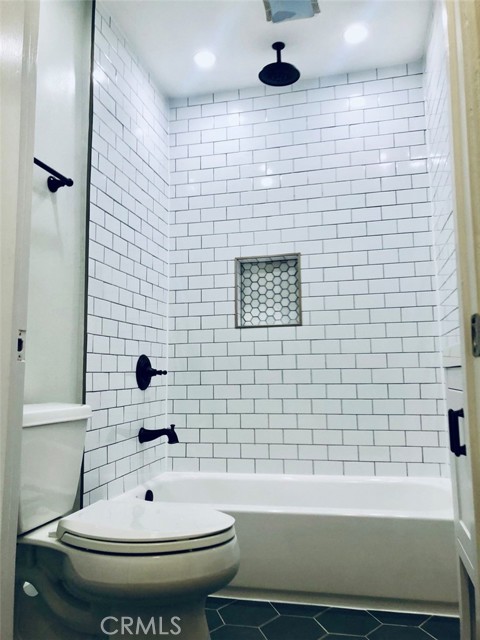 Detail Gallery Image 12 of 62 For 5106 Crenshaw Bld, Los Angeles,  CA 90043 - 4 Beds | 3 Baths