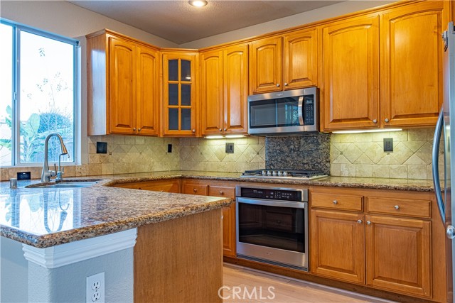 Detail Gallery Image 3 of 24 For 29 Plushstone, Rancho Santa Margarita,  CA 92688 - 3 Beds | 2/1 Baths