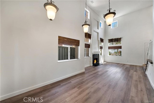3955 Poppyseed Place, Calabasas CA: https://media.crmls.org/medias/e59f66bb-eda3-48bb-bb13-036f8fd71abe.jpg