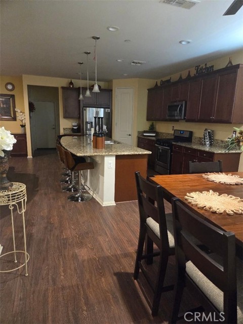 Detail Gallery Image 9 of 11 For 18924 Vinca, Apple Valley,  CA 92308 - 2 Beds | 2 Baths