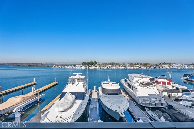 Detail Gallery Image 18 of 48 For 16255 Pacific Cir #204,  Huntington Beach,  CA 92649 - 3 Beds | 3 Baths