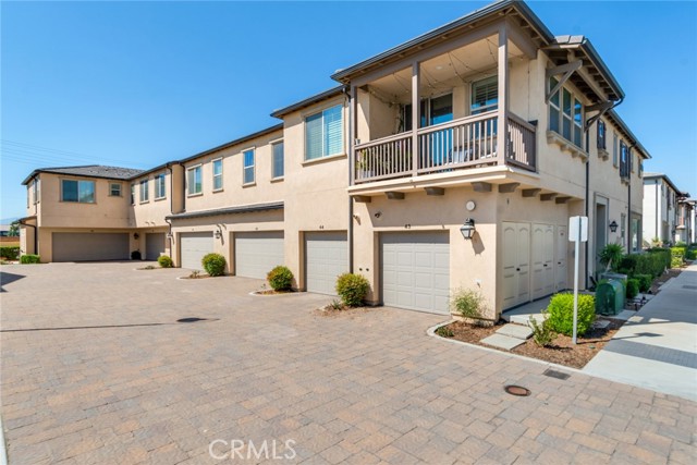 2888 E Berry Loop Privado, Ontario CA: https://media.crmls.org/medias/e5a0751e-04a8-4ded-b7fe-b043125429b1.jpg