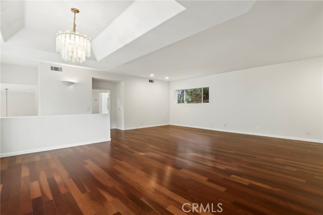 Detail Gallery Image 10 of 49 For 272 Manzanita, Thousand Oaks,  CA 91361 - 4 Beds | 3 Baths