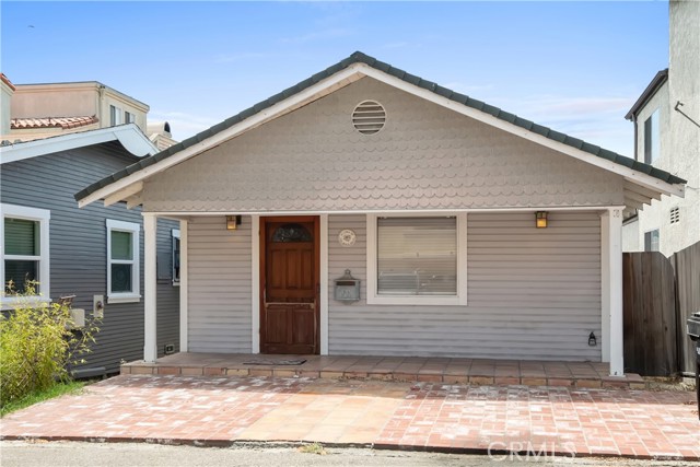 865 Loma Dr, Hermosa Beach, CA 90254