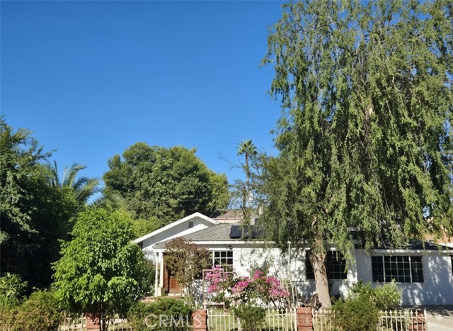 Detail Gallery Image 1 of 42 For 7503 Aqueduct Ave, Van Nuys,  CA 91406 - 3 Beds | 2/1 Baths