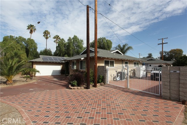 2217 S Lincoln Ave, Corona, CA 92882