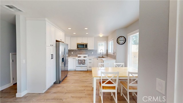 8161 Haven View Drive, Jurupa Valley CA: https://media.crmls.org/medias/e5a38802-3afa-4952-84c1-bad9d12ddaa9.jpg