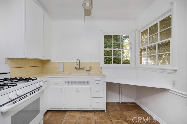 Detail Gallery Image 11 of 19 For 10372 Ashton Ave, Los Angeles,  CA 90024 - – Beds | – Baths