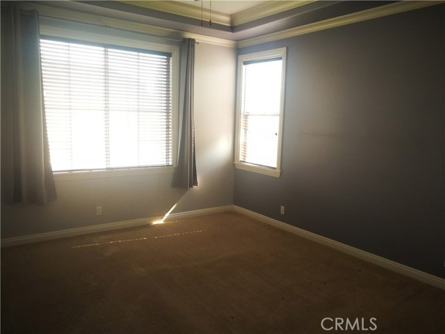 40 Del Ventura Irvine, California This 1319 square foot single family home has 3 bedrooms and 3 bathrooms.
There is a beautiful backyard. Lot is 3078 sqft.
2 parking spaces; HOA $115/month;
It is near to Woodbridge High School, The distance is about 0.8 Miles.