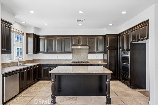 Detail Gallery Image 9 of 28 For 56 Fringe Tree, Irvine,  CA 92606 - 4 Beds | 3 Baths