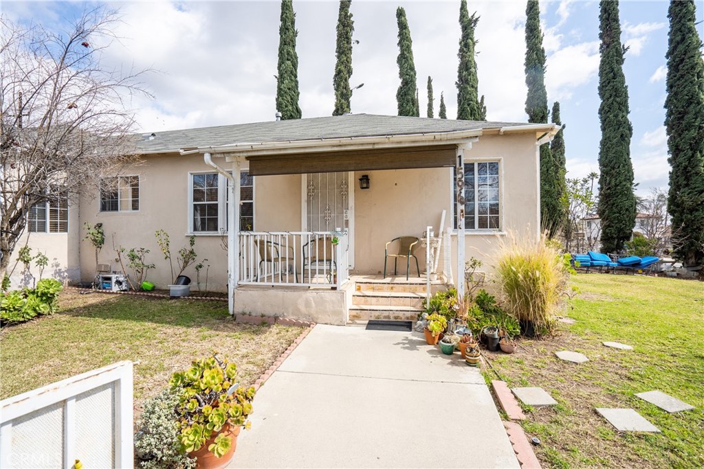 1596 N Dominion Avenue