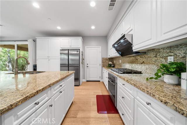 228 Wicker, Irvine CA: https://media.crmls.org/medias/e5a77a78-9ffb-49be-be77-d1b2531e3796.jpg