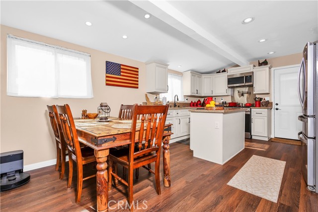 Detail Gallery Image 13 of 21 For 815 E Magnolia, Burbank,  CA 91501 - 4 Beds | 2 Baths