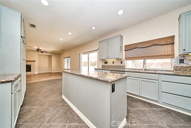 Detail Gallery Image 19 of 54 For 13010 Banning, Victorville,  CA 92392 - 5 Beds | 3 Baths