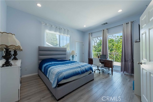 Detail Gallery Image 11 of 27 For 5414 Lake Crest Dr #B,  Agoura Hills,  CA 91301 - 2 Beds | 2 Baths