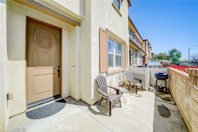 Detail Gallery Image 2 of 54 For 2894 E via Fiano, Ontario,  CA 91764 - 3 Beds | 2/1 Baths