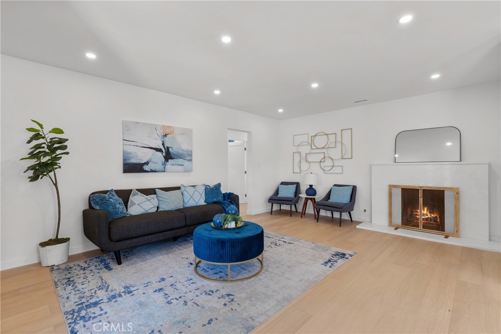 MLS #OC25080580 img 3