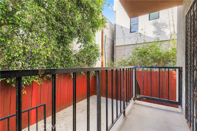 Detail Gallery Image 20 of 27 For 1045 N Kings Rd #105,  West Hollywood,  CA 90069 - 2 Beds | 2 Baths