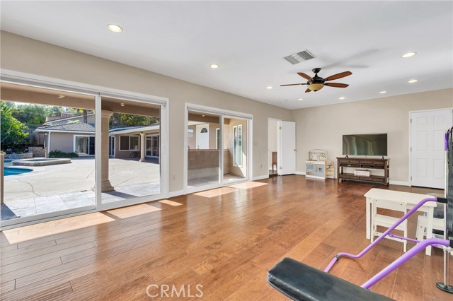 Image 18 of 61 For 4 Silverleaf