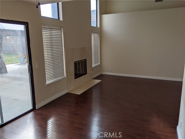 2002 Springcreek Circle, Upland CA: https://media.crmls.org/medias/e5a9a3c9-5150-4bd6-8a16-416e0b164084.jpg