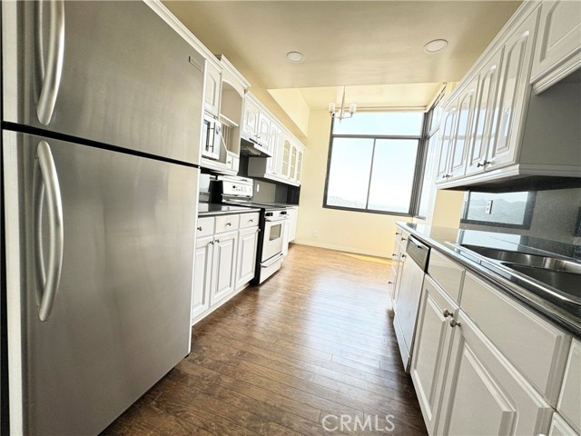 Detail Gallery Image 51 of 68 For 345 Pioneer Dr Ph5,  Glendale,  CA 91203 - 2 Beds | 2 Baths