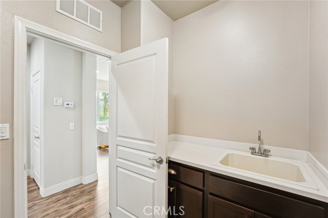 7766 Lupin Street, Chino CA: https://media.crmls.org/medias/e5aaf1c1-61a8-4123-870c-d099e7a2a299.jpg