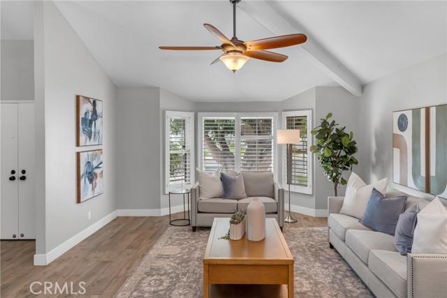3652 San Joaquin Avenue, Los Alamitos CA: https://media.crmls.org/medias/e5ab095a-216e-43d2-b00b-96252698994f.jpg