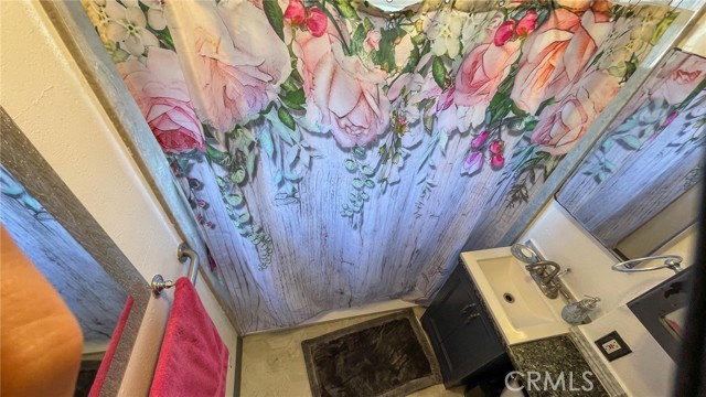 8933 Bowman Avenue, South Gate CA: https://media.crmls.org/medias/e5abbd38-516a-44c9-be75-8dcab191e4c1.jpg