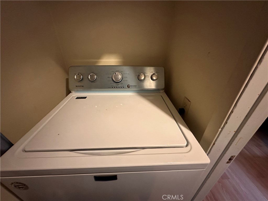 https://media.crmls.org/medias/e5abcbc2-bb46-4d77-899d-0f79bd0e8c76.jpg?preset=X-Large