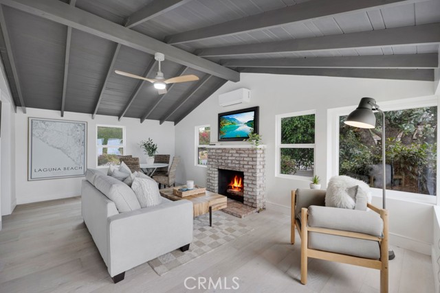10 Camel Point, Laguna Beach CA: https://media.crmls.org/medias/e5ac6060-e04c-46c1-a3aa-74eadcb3284a.jpg