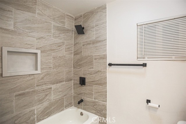 Detail Gallery Image 13 of 31 For 697 E 21st, San Bernardino,  CA 92404 - 5 Beds | 3 Baths