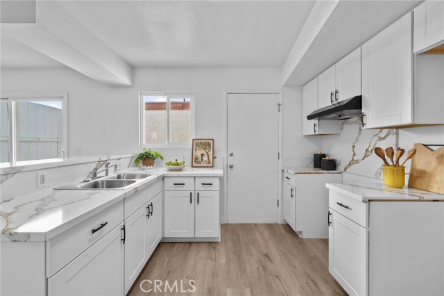 Detail Gallery Image 5 of 25 For 347 N Eucalyptus #24,  Rialto,  CA 92376 - 3 Beds | 2/1 Baths