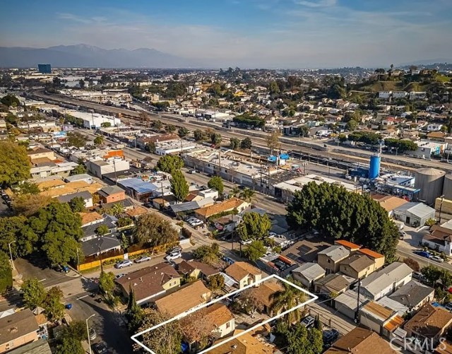 5102 Ithaca Avenue, Los Angeles CA: https://media.crmls.org/medias/e5ac806e-4d56-43cc-adda-f5b478cd2144.jpg