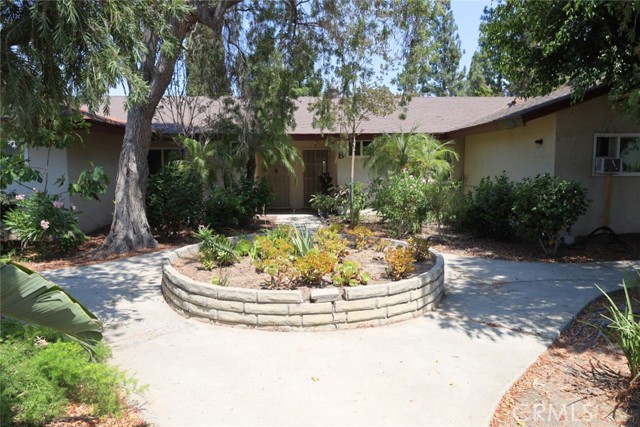 2561 E Ward Terrace, Anaheim CA: https://media.crmls.org/medias/e5ac9793-c5d2-4b4f-bf0f-f80e41892472.jpg