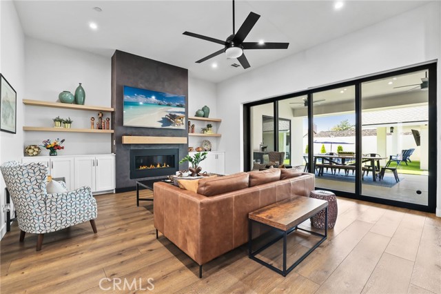11221 Davenport Road, Rossmoor CA: https://media.crmls.org/medias/e5ace321-1029-4ca5-a7cc-ade0f645b0d2.jpg