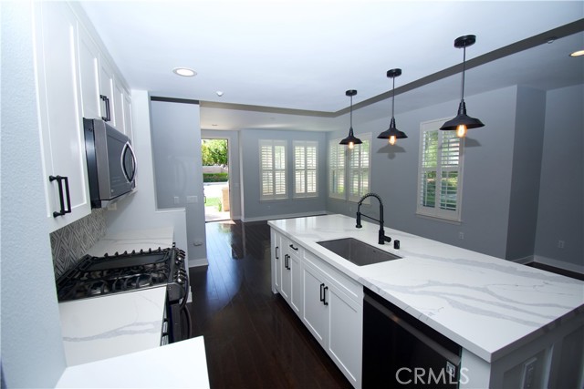 77 Brownstone Way, Aliso Viejo CA: https://media.crmls.org/medias/e5add066-b2ee-4e09-ab03-6b899b800c10.jpg