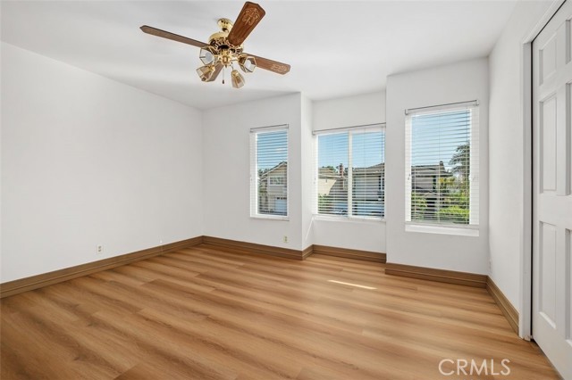 9 Aberdeen st, Irvine CA: https://media.crmls.org/medias/e5ae7946-ca41-4f31-93cf-9146b887128d.jpg