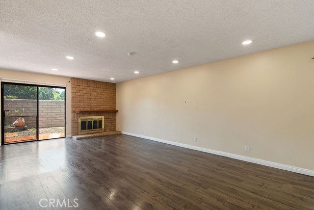 Detail Gallery Image 9 of 34 For 1432 E Foothill Bld, Glendora,  CA 91741 - 2 Beds | 2/1 Baths