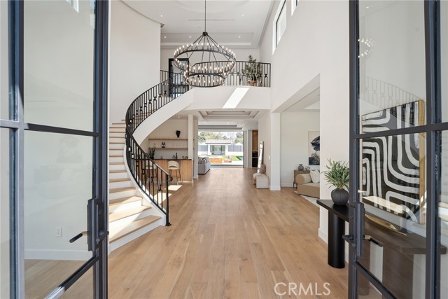 Detail Gallery Image 3 of 74 For 13807 Magnolia Bld, Sherman Oaks,  CA 91423 - 5 Beds | 4/1 Baths