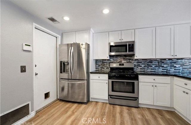 8569 Sandstone Place, Rancho Cucamonga CA: https://media.crmls.org/medias/e5b1a1c8-d727-4f98-8770-56823613c693.jpg
