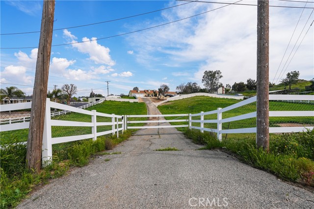 Detail Gallery Image 1 of 1 For 18510 Mockingbird Canyon Rd, Riverside,  CA 92504 - 7 Beds | 3/1 Baths