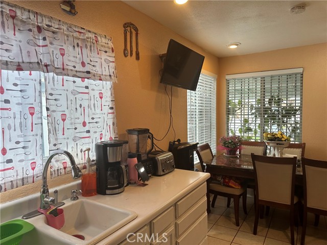 Detail Gallery Image 4 of 17 For 156 W 234th Pl, Carson,  CA 90745 - 3 Beds | 2 Baths
