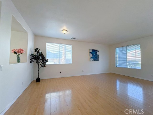 Detail Gallery Image 3 of 21 For 5737 Annandale, Corona,  CA 92880 - 5 Beds | 3 Baths