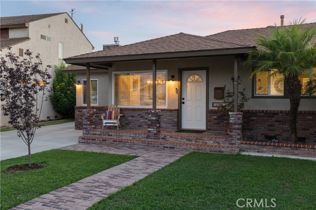 Detail Gallery Image 4 of 33 For 2289 Stearnlee Ave, Long Beach,  CA 90815 - 3 Beds | 3 Baths