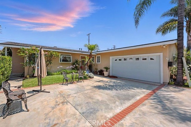 665 N Waterbury Avenue, Covina CA: https://media.crmls.org/medias/e5b33eae-56e7-43ed-9a19-9e3d506cf0ec.jpg