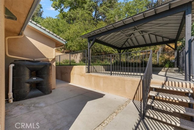 3722 Lomitas Drive, Los Angeles CA: https://media.crmls.org/medias/e5b39fa1-f5b5-4ee1-afa8-a1abfd9f6d45.jpg