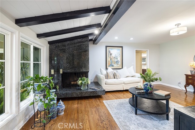 8841 White Oak Avenue, Sherwood Forest CA: https://media.crmls.org/medias/e5b3d652-4b9c-4ecb-9abf-c038263f71c6.jpg