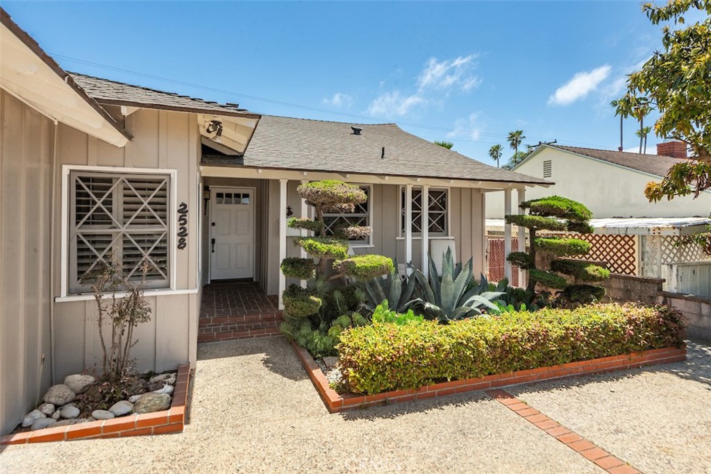 2528 Robalo Avenue